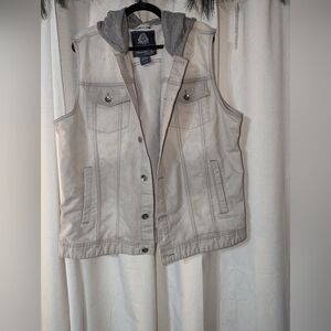 XL American Rag Light wash Denim Hooded Vest
